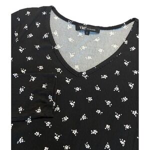 YMI Top Women's L Black Dainty Flowers Crop Ribbed Knit Thermal Made In‎ USA